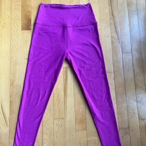 Beyond Yoga leggings in hot pink!
